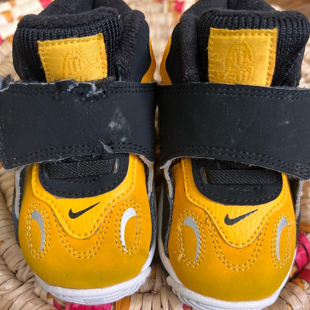 Toddler nike shoes